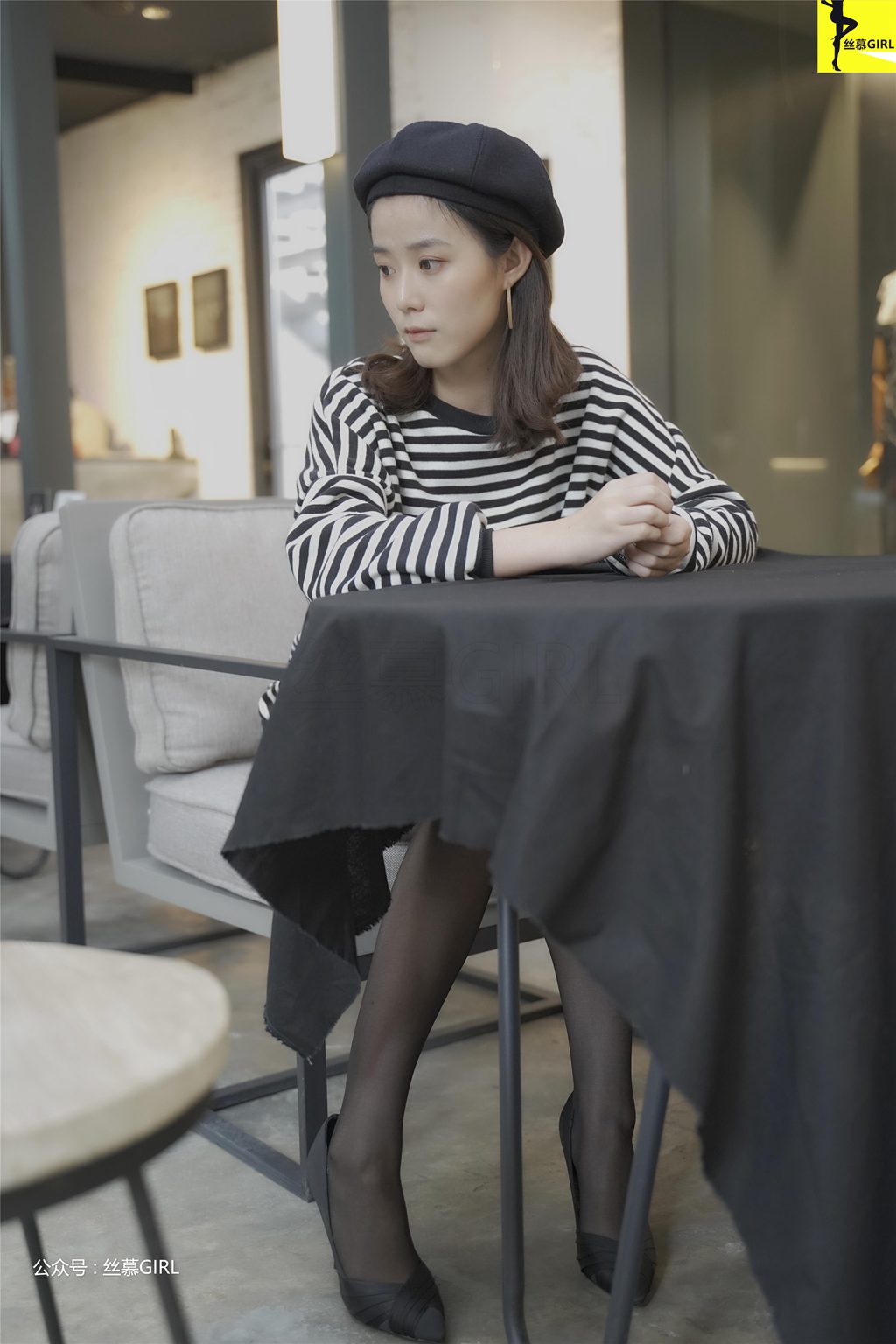 丝慕写真 旧系列 第025期 四月《谁是谁的腿》[57P-47M] 丝慕写真-第2张