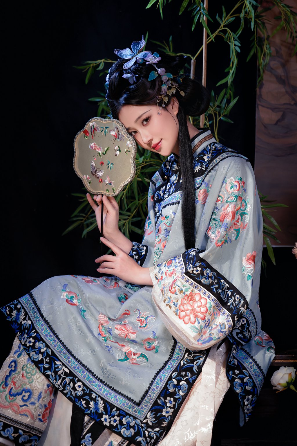 人气美女@年年nnian –丝兰陵[71P-298.7M] 网红写真-第1张