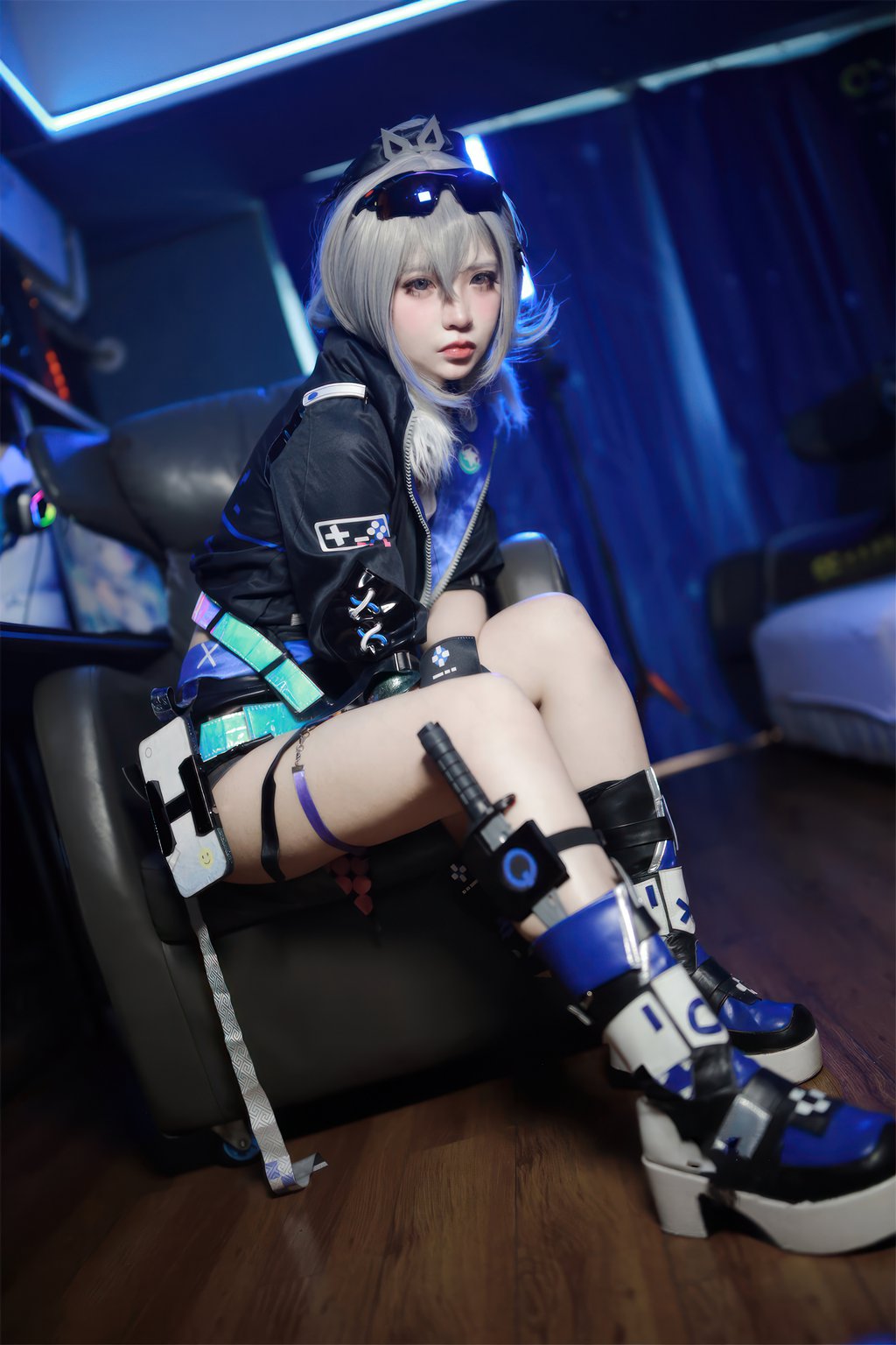 网紅Coser@疯猫ss 银狼[37P-311MB] 网红写真-第1张
