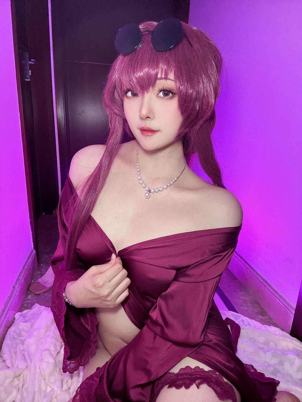 动漫博主@Natsuko_夏夏子  崩坏：星穹铁道 卡芙卡睡衣[34P-6V-377.2M] 网红写真-第1张