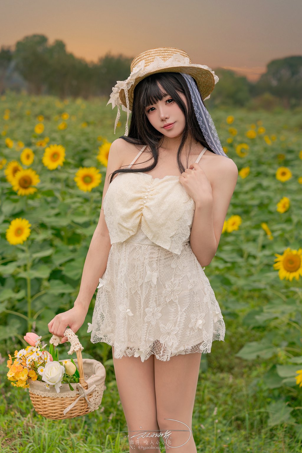 网紅博主@咬一口兔娘(黏黏团子兔) 夏の葵 [73P/1V/1.25GB] 网红写真-第1张