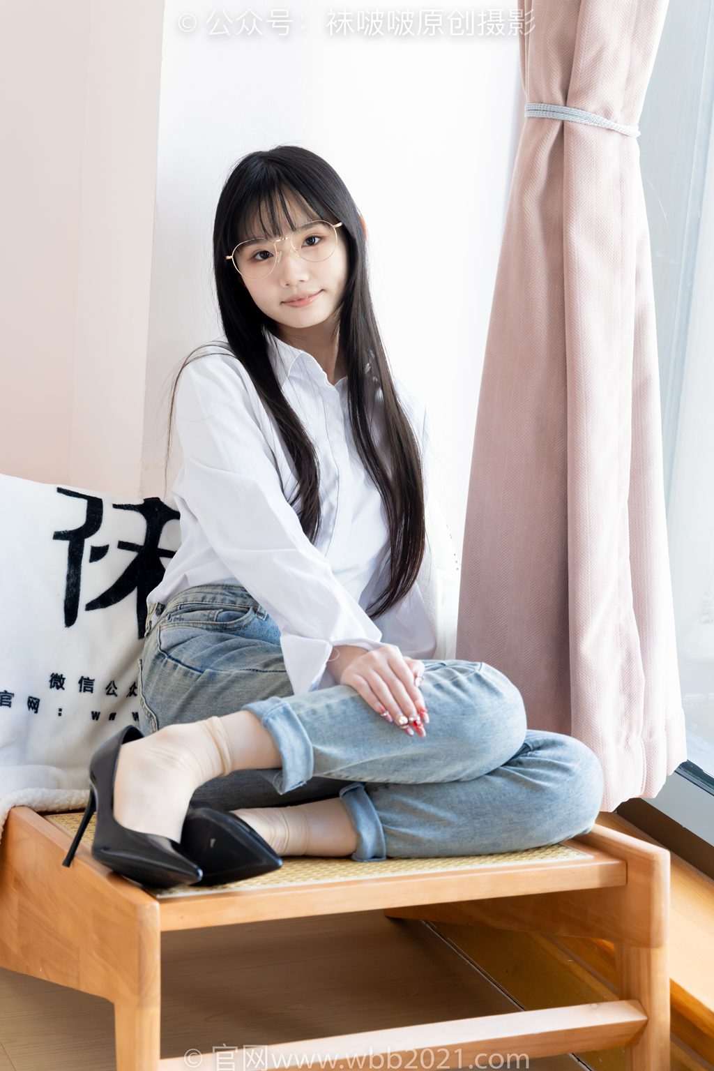 [BoBoSocks袜啵啵] NO.559 甜甜圈-高跟鞋、短肉丝、垫脚半蹲半脱袜子剧情 [146P/1V/5.77GB] 年费专享-第2张