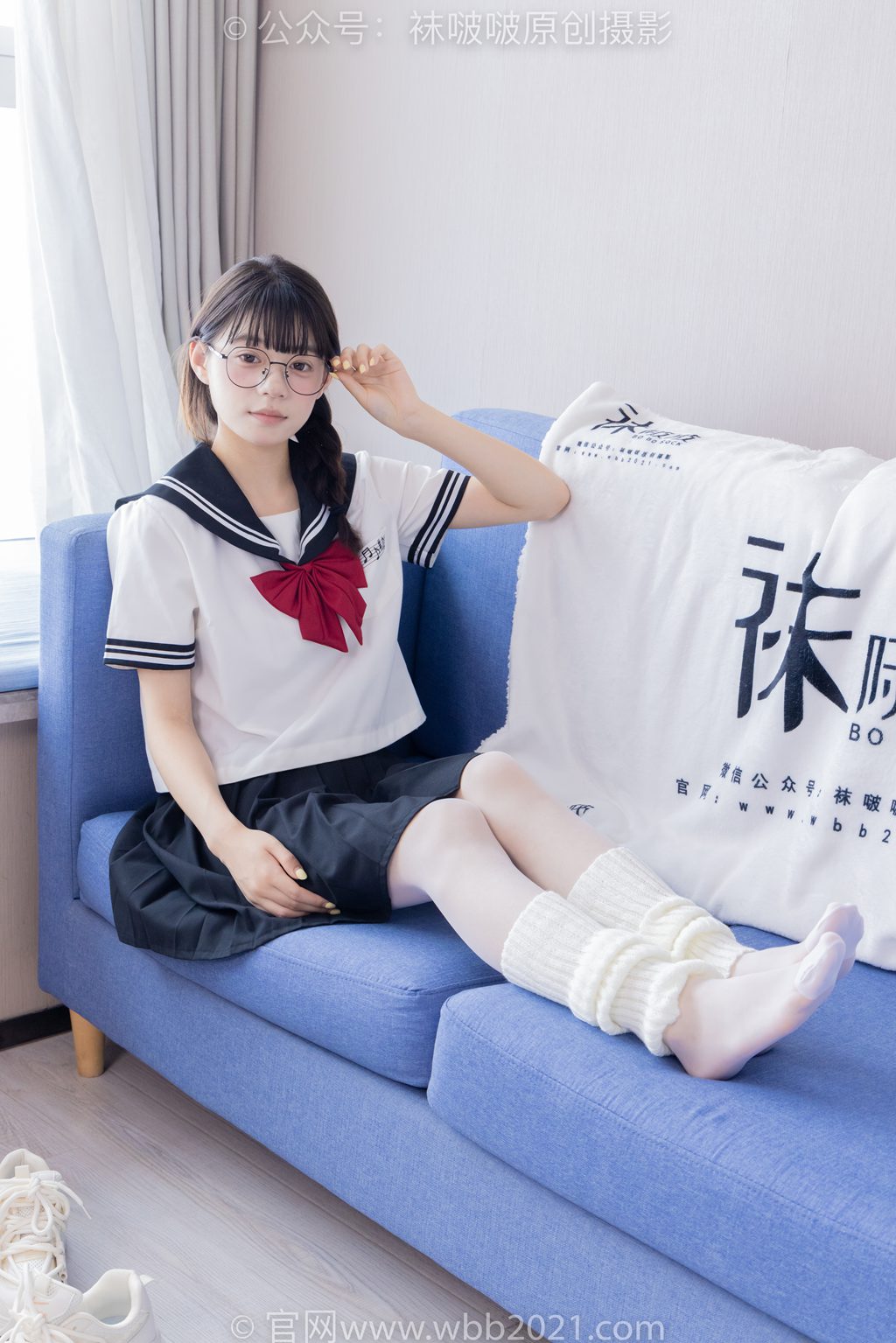 [BoBoSocks袜啵啵] NO.548 糯米-运动鞋、堆堆袜套、薄白丝（脚尖加固款）jk制服（花絮版）[145P/1V/6.13G] 年费专享-第1张