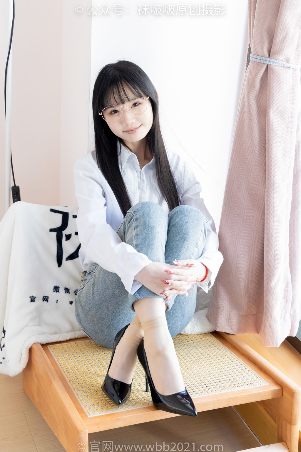 [BoBoSocks袜啵啵] NO.559 甜甜圈-高跟鞋、短肉丝、垫脚半蹲半脱袜子剧情 [146P/1V/5.77GB] 年费专享-第1张