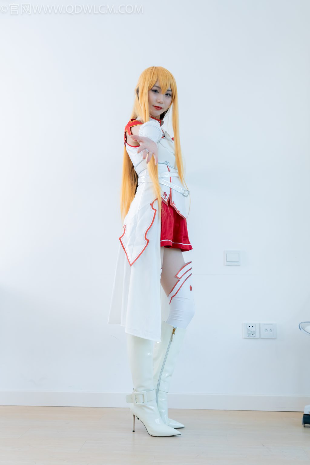 勿恋传媒 NO.2340 泡泡-笼中金丝雀 [156P/1V/6.37G] 其它写真-第4张