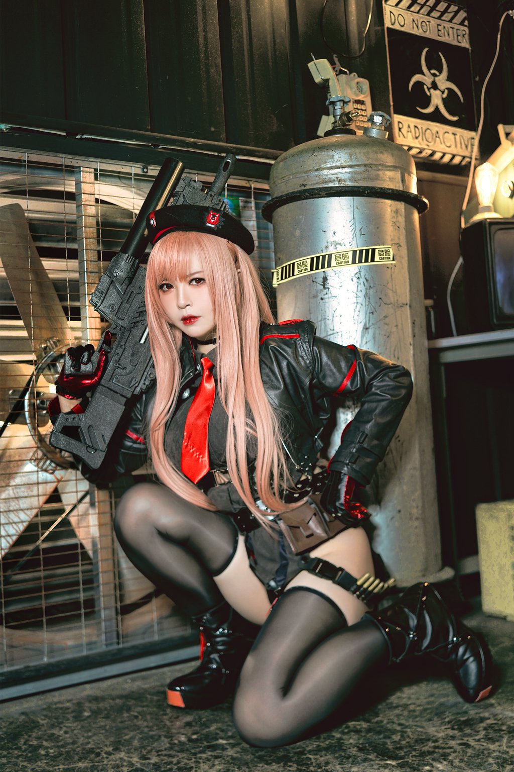 微博人气Coser@半半子 NIKKE 拉毗 [54P2V-218MB] 网红写真-第4张
