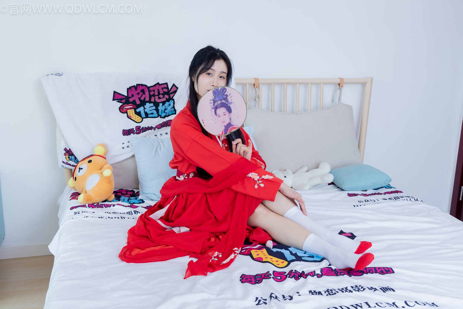 勿恋传媒 NO.2328 绒绒-汉服、布鞋、白棉袜（打底）红色船袜（叠穿）[174P/1V/5.43G] 其它写真-第4张