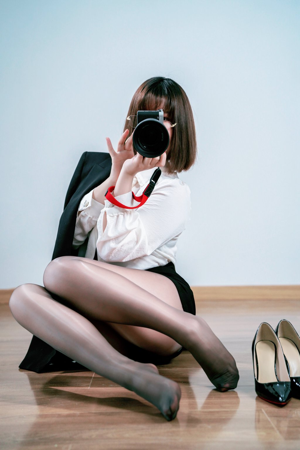 微博人气Coser@半半子 OL自撮 [28P2V-125MB] 网红写真-第4张