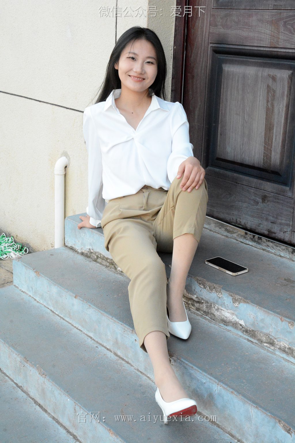 [爱月下]NO.005 恰恰~【生活套装】展示一下平时出去工作中使用的工作装。略显成熟！[130P/1V/5.78G] 年费专享-第4张