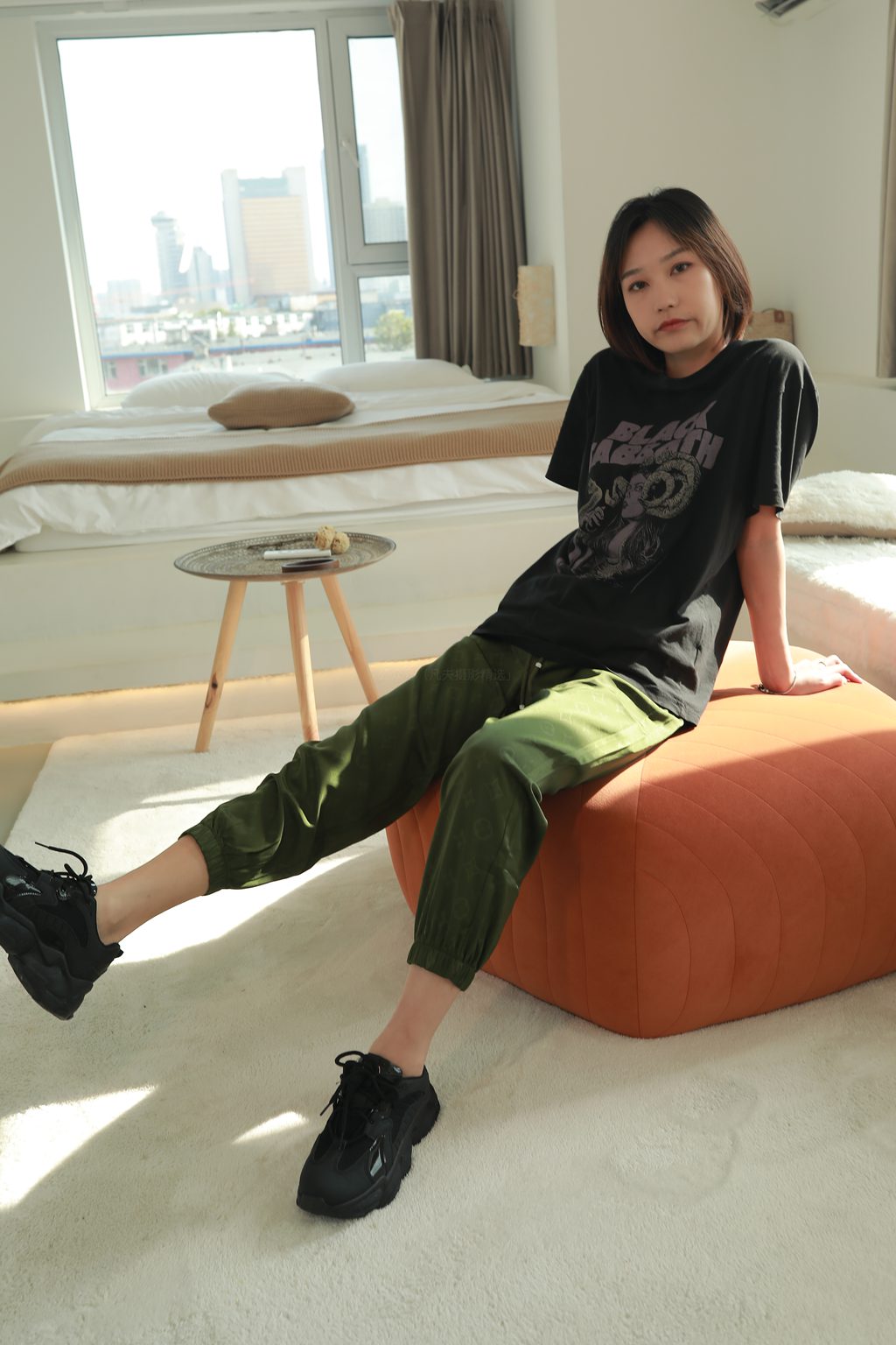 凡夫摄影-HH0011-子轩 绿裤子板鞋船袜裸足 [298P/1V/4.76GB] 凡夫摄影-第4张