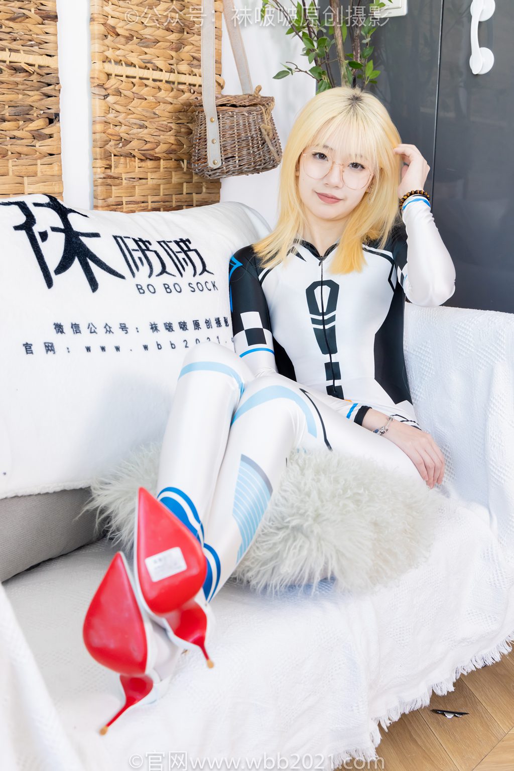 [BoBoSocks袜啵啵] NO.568 小甜豆-连体服、高跟鞋、厚白丝 [148P/1V/5.96G] 年费专享-第4张