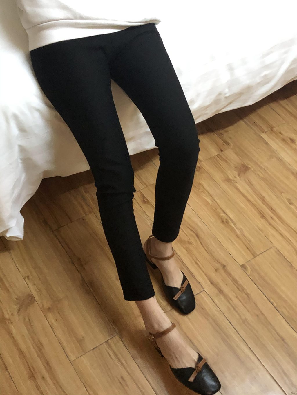 本足摄影-045期 超级漂亮网红小仙女被我约来玩舔超细长裸足[71P/1V/736MB] 年费专享-第4张