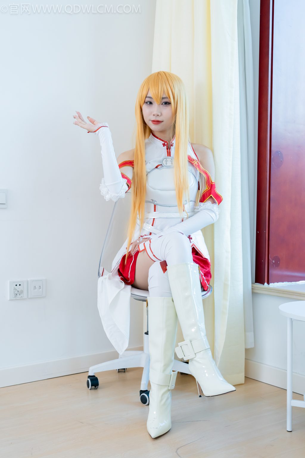 勿恋传媒 NO.2340 泡泡-笼中金丝雀 [156P/1V/6.37G] 其它写真-第3张