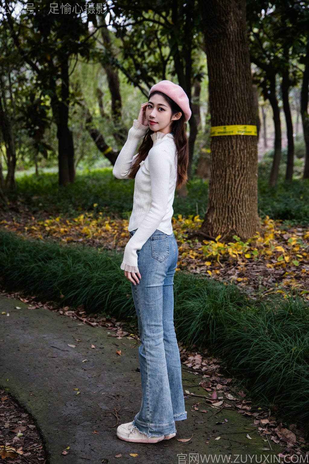 [足愉心摄影] NO.005 敏敏（搭配：T恤、牛仔裤、板鞋、白棉袜、裸足）（基础版）[110P/1V/4.07G] 年费专享-第3张