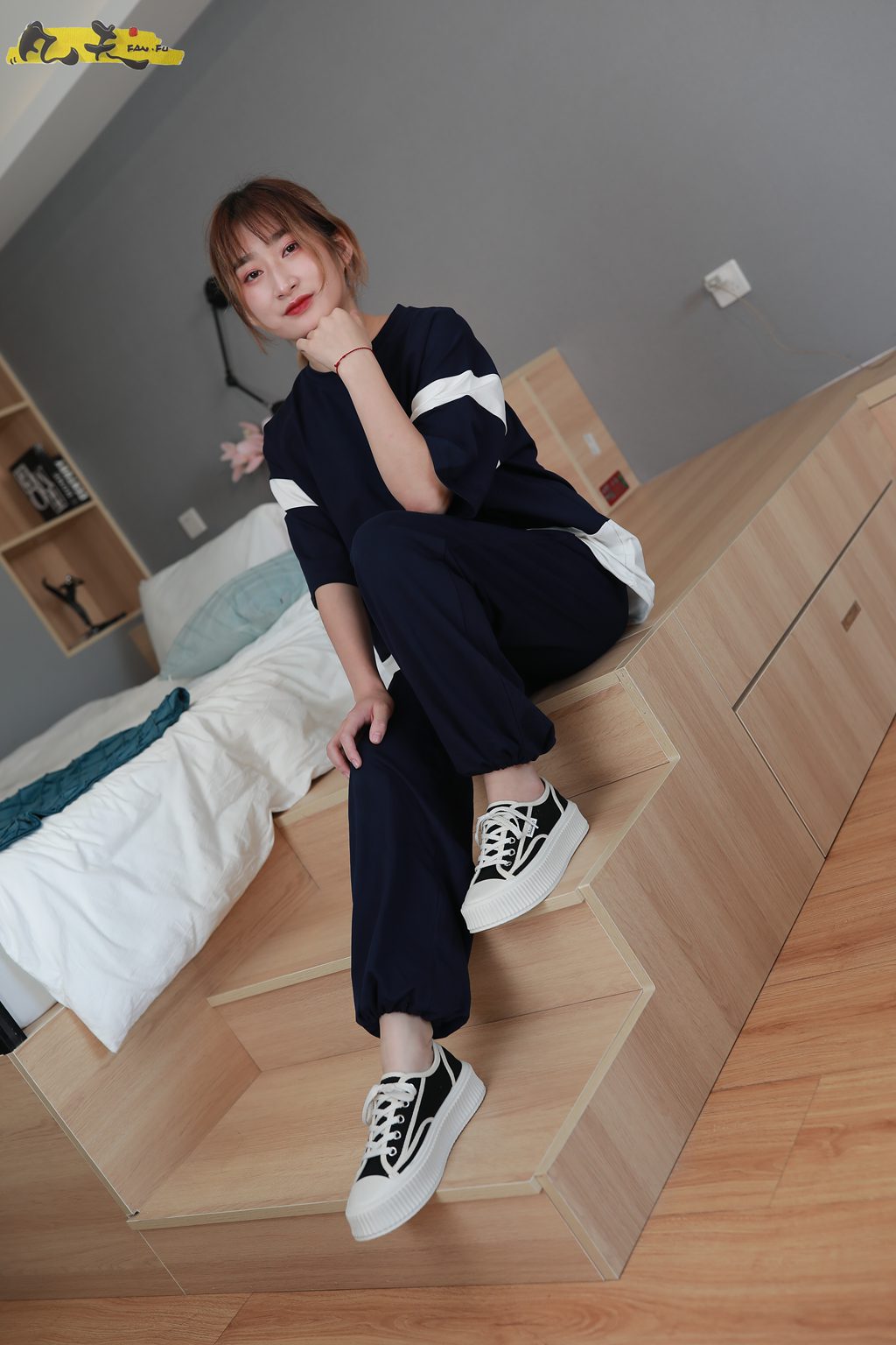 凡夫摄影-HH0005-丽娜 板鞋棉船袜裸足 [191P/1V/6.50GB] 凡夫摄影-第3张