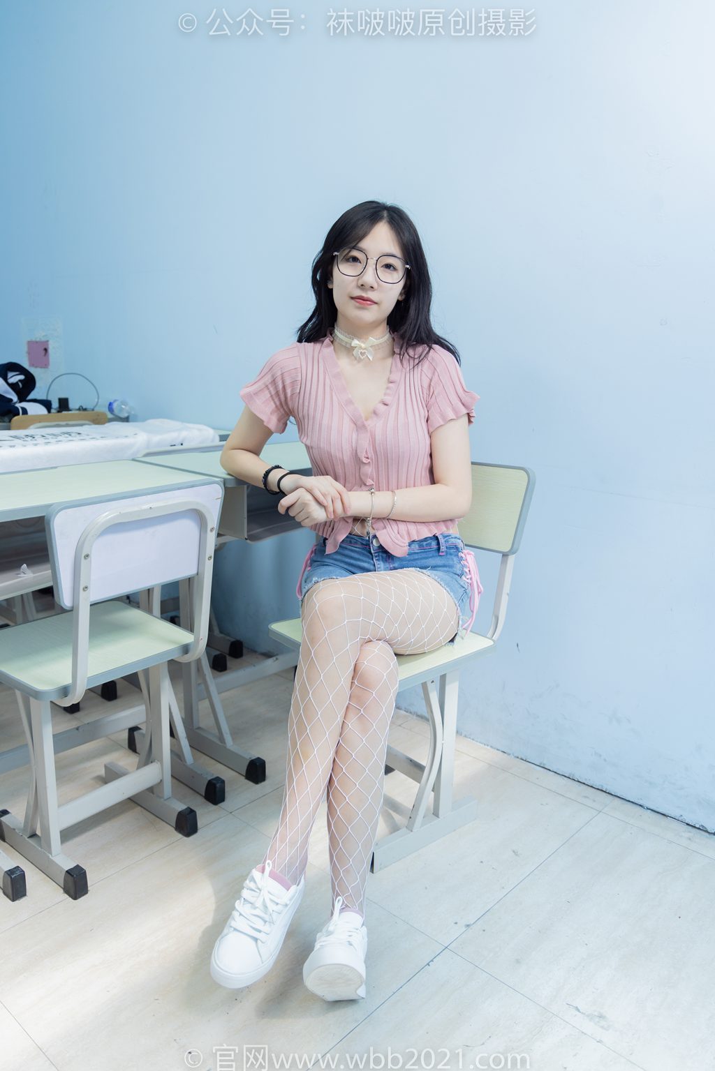 [BoBoSocks袜啵啵] NO.566 小甜豆-高跟鞋、板鞋、白网袜、白雷丝袜、校服外套、可拆卸牛仔裤、裤里丝 [146P/1V/8.96G] 年费专享-第3张