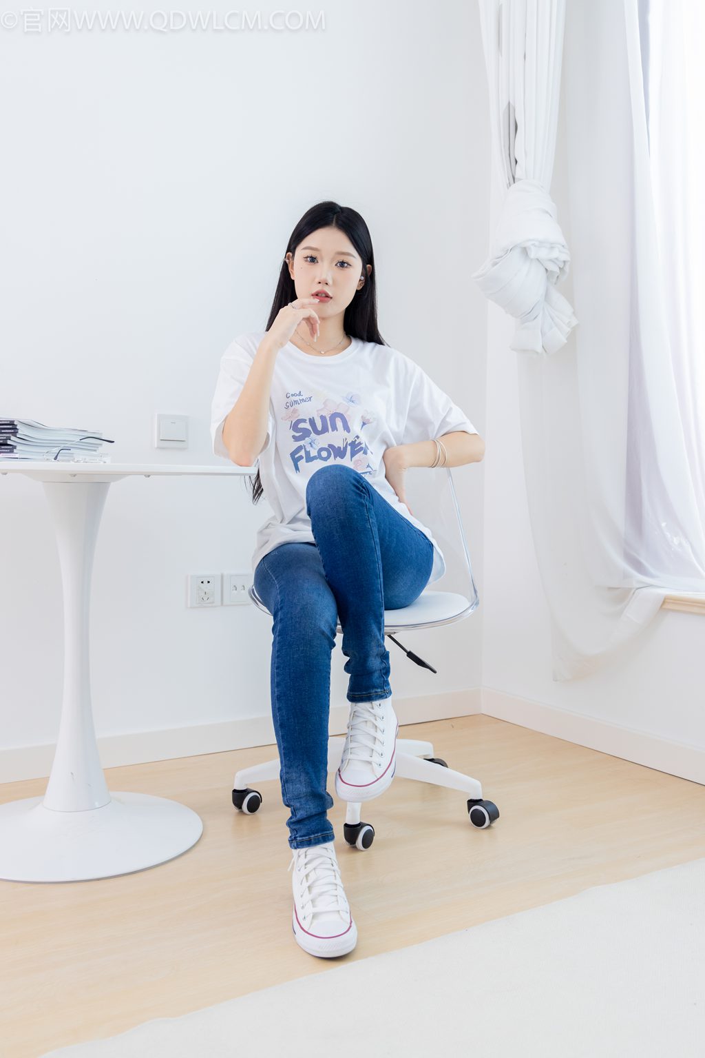 勿恋传媒 NO.2329 小竹-帆布鞋、白船袜、肚子疼揉肚子剧情 [158P/1V/5.67G] 其它写真-第3张