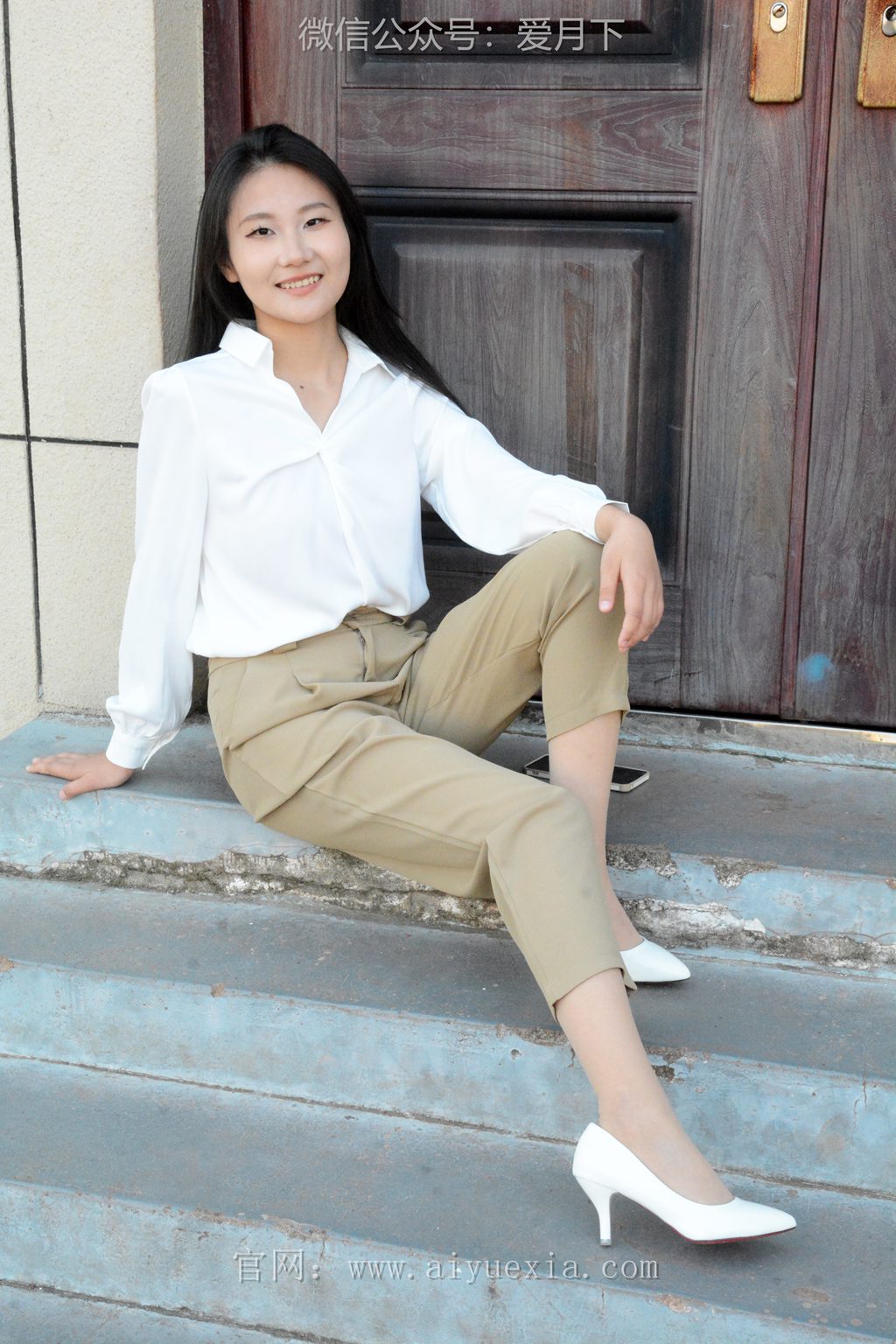 [爱月下]NO.005 恰恰~【生活套装】展示一下平时出去工作中使用的工作装。略显成熟！[130P/1V/5.78G] 年费专享-第3张