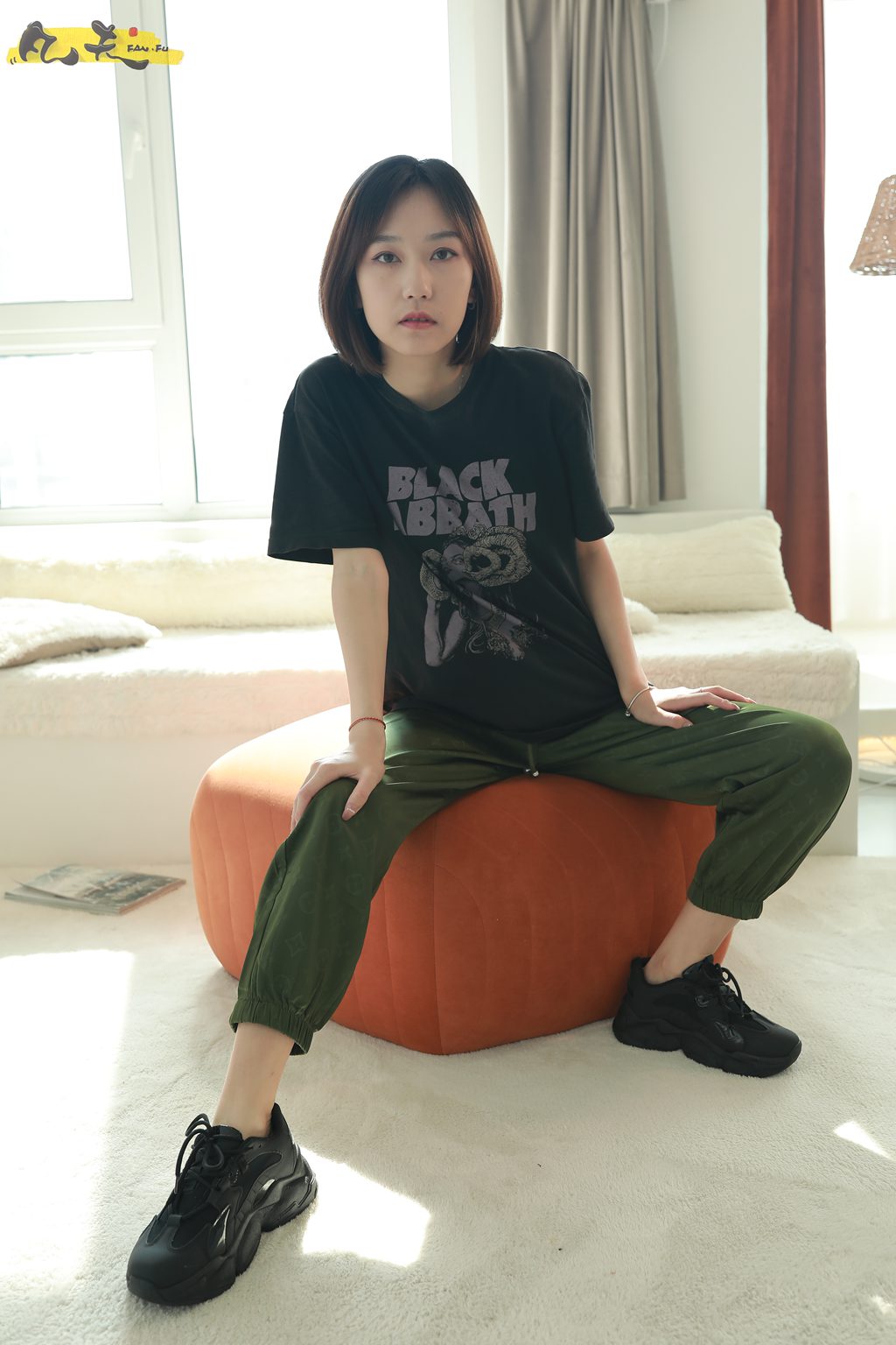 凡夫摄影-HH0011-子轩 绿裤子板鞋船袜裸足 [298P/1V/4.76GB] 凡夫摄影-第3张