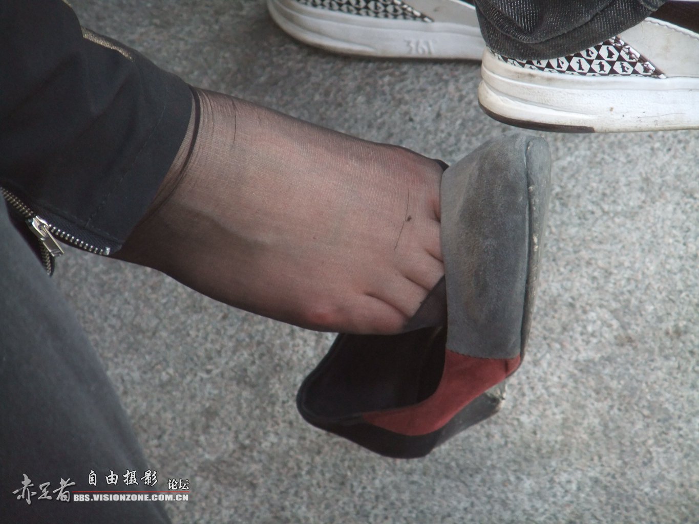 自由摄影 No.489 小平跟鞋和水晶嘿丝 [14P/18MB] 其它写真-第2张