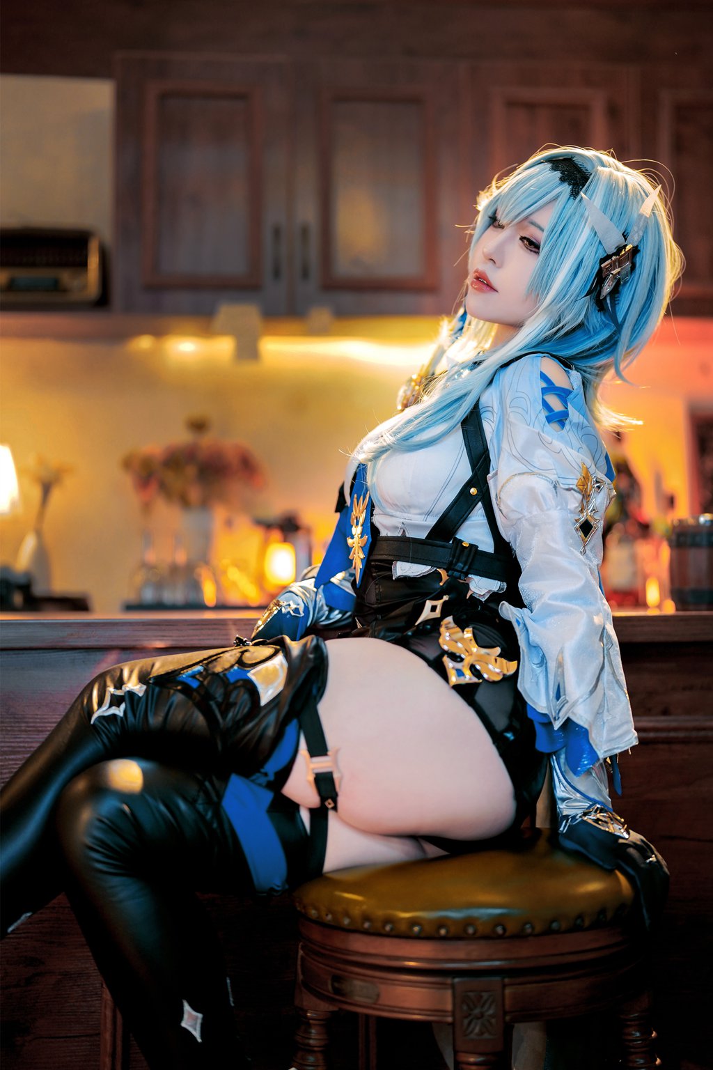 微博人气Coser@半半子 原神优菈 [76P7V-440MB] 网红写真-第2张