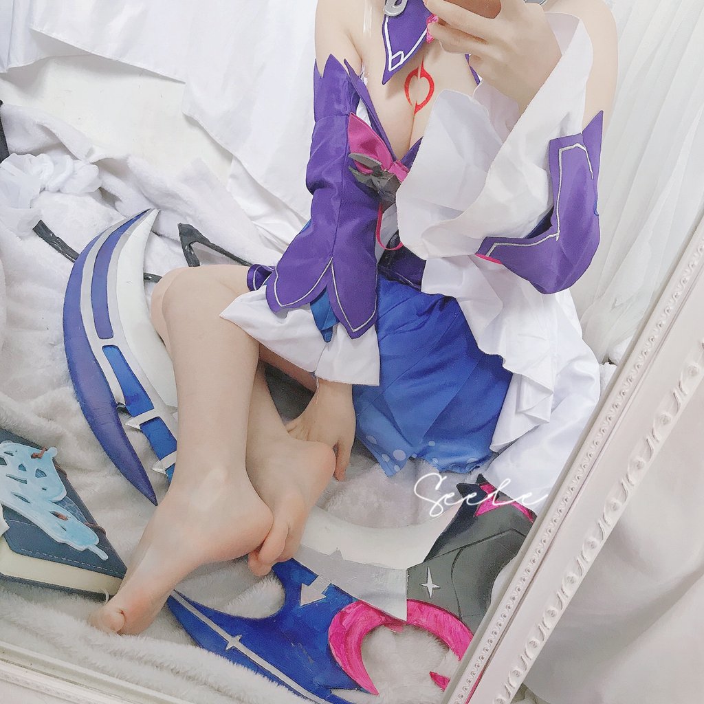 网紅Coser@Seele麦麦 –希儿幻海梦蝶[168P-232M] 网红写真-第2张