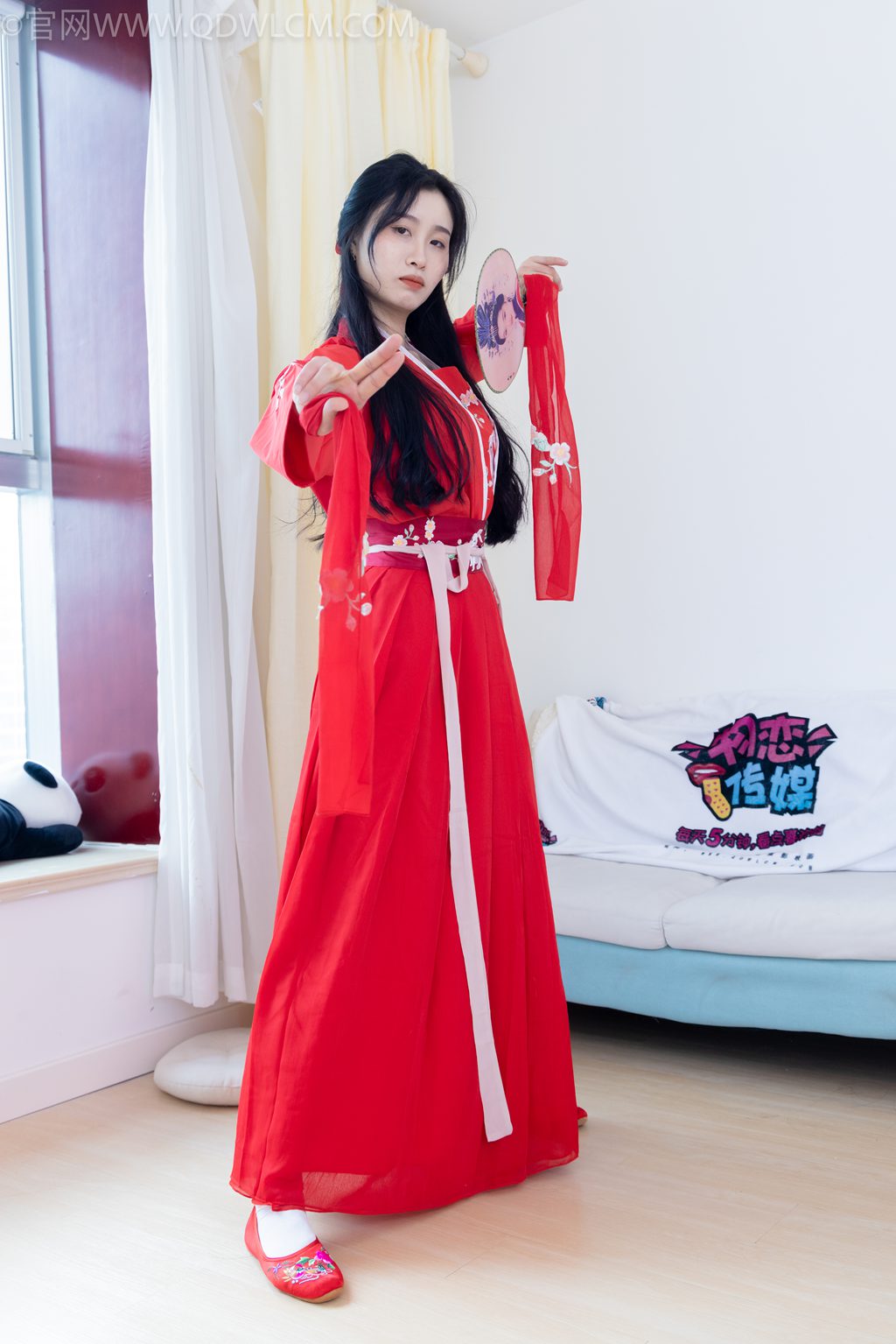 勿恋传媒 NO.2328 绒绒-汉服、布鞋、白棉袜（打底）红色船袜（叠穿）[174P/1V/5.43G] 其它写真-第2张