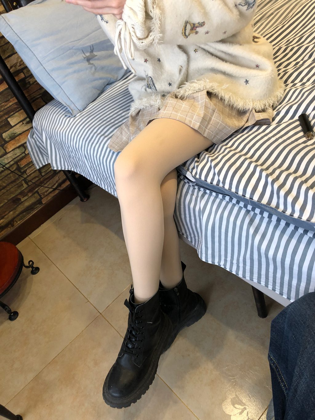 本足摄影-036期 身高174 体重44 足39神仙妹妹[48P/2V/282MB] 年费专享-第3张