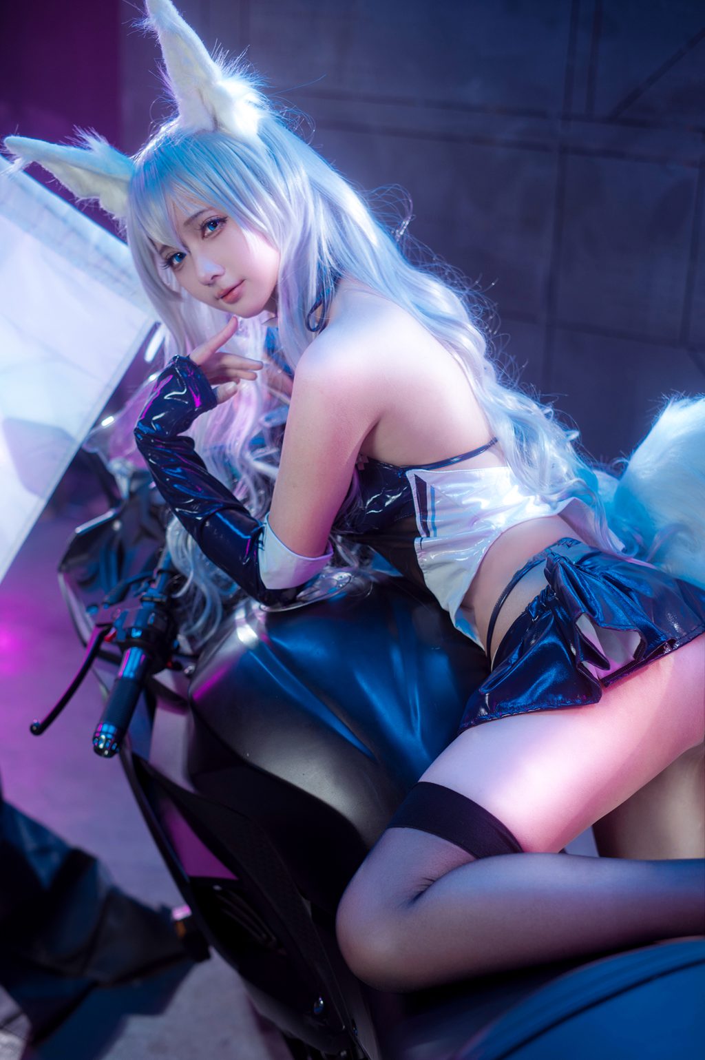 人气动漫博主@喜欢爱理吗&艾西Aiwest 碧蓝航线 巴尔的摩&信浓 赛车女郎[47P-199.7M] 网红写真-第2张