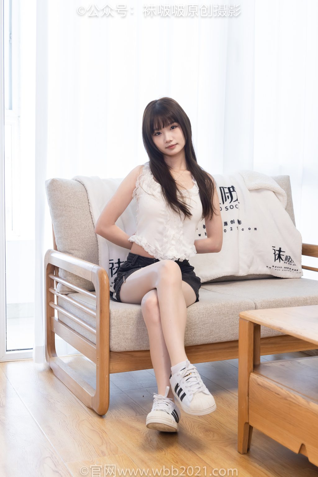 [BoBoSocks袜啵啵] NO.570 甜甜圈-板鞋、白棉袜、油亮肉丝 [150P/1V/5.87GB] 年费专享-第2张