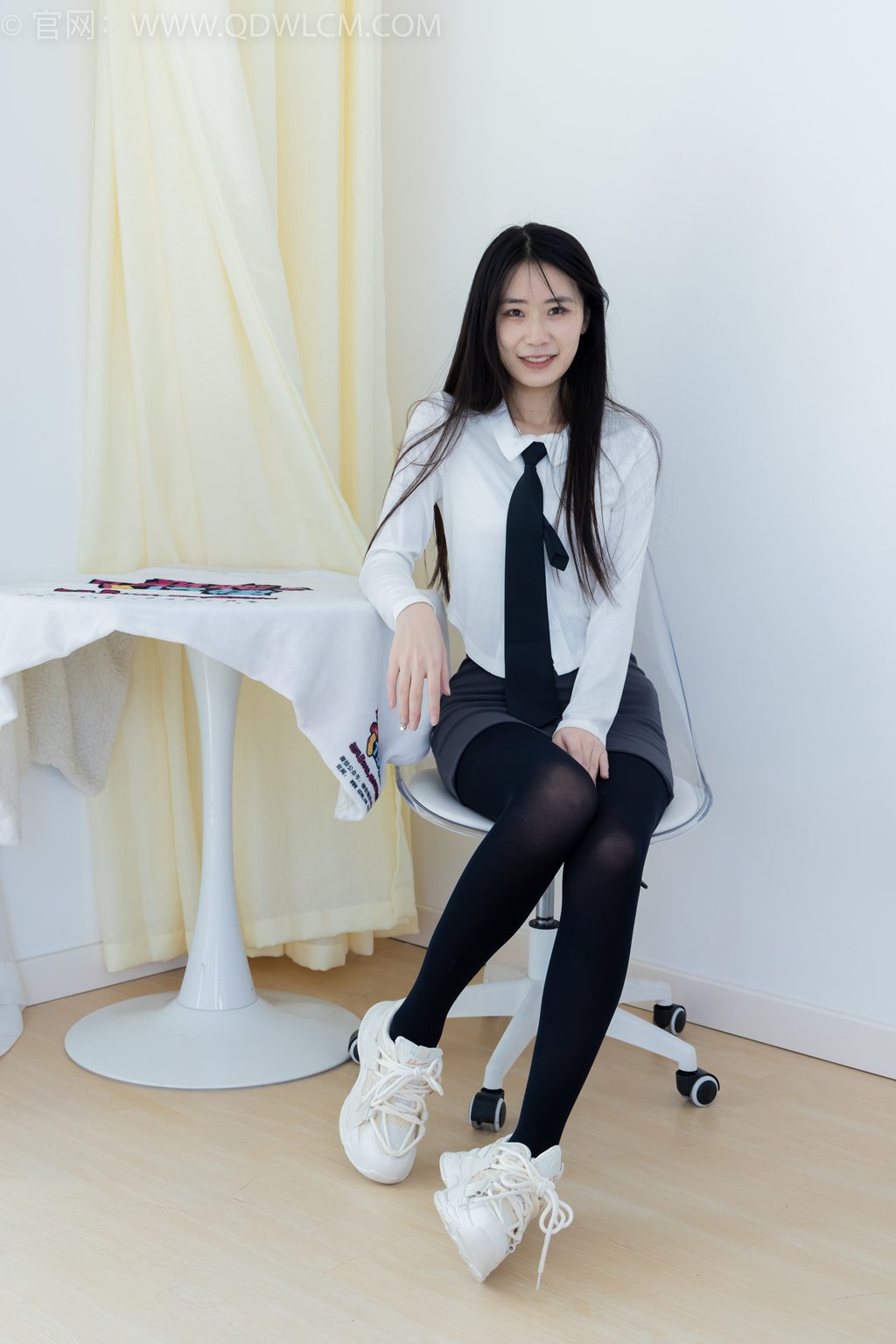 勿恋传媒 NO.2346 菜菜-油菜花田 [167P/1V/3.57G] 其它写真-第1张