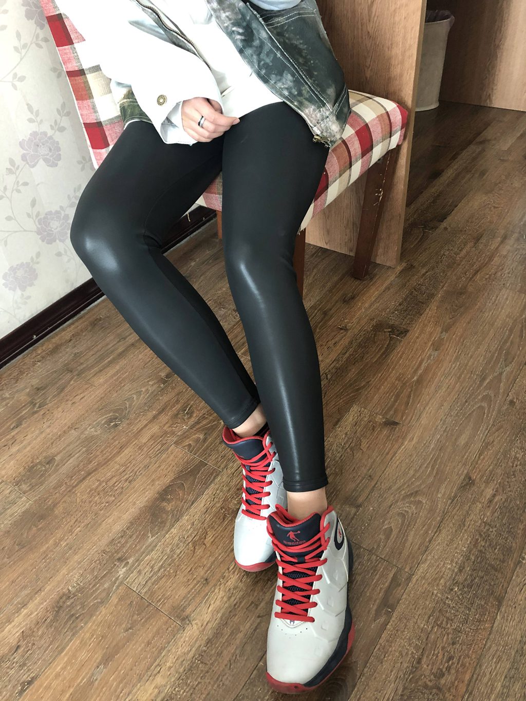 本足摄影-008期 皮裤黑棉袜[40P/27MB] 年费专享-第1张