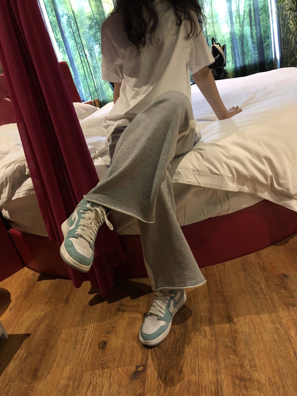 本足摄影-011期 身高170 体重48 足38 学生模特[60P/1V/65MB] 年费专享-第1张