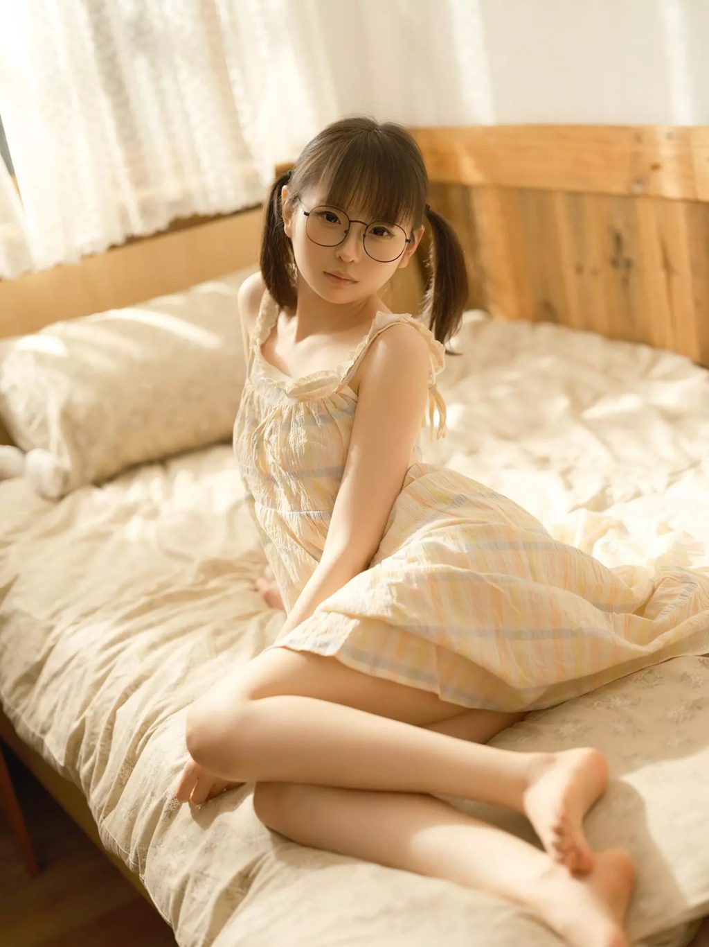 网红Coser@幼水铃衣 –晨醒[64P-128M] 网红写真-第1张