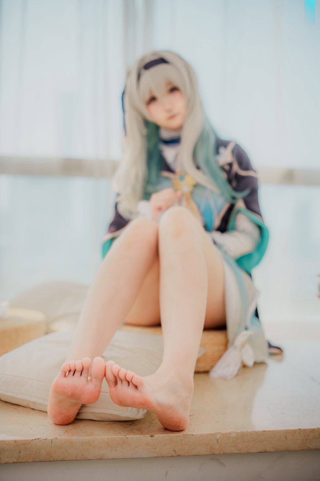 网紅Coser@Seele麦麦 –流萤纯白物语 [22P11V-223MB] 网红写真-第1张