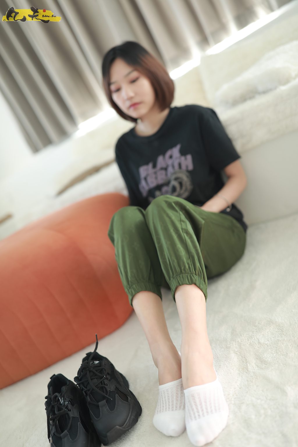 凡夫摄影-HH0011-子轩 绿裤子板鞋船袜裸足 [298P/1V/4.76GB] 凡夫摄影-第1张