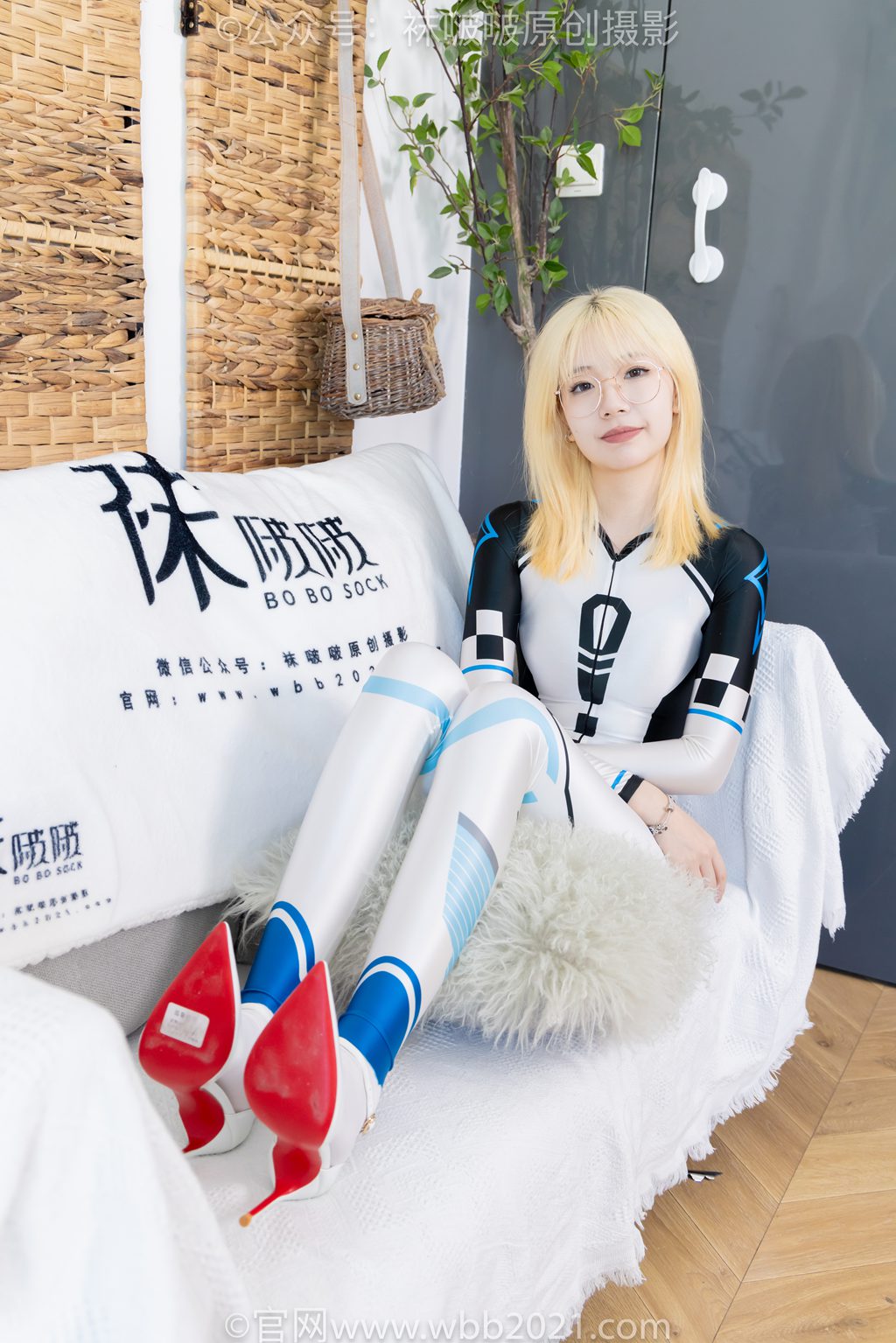 [BoBoSocks袜啵啵] NO.568 小甜豆-连体服、高跟鞋、厚白丝 [148P/1V/5.96G] 年费专享-第1张