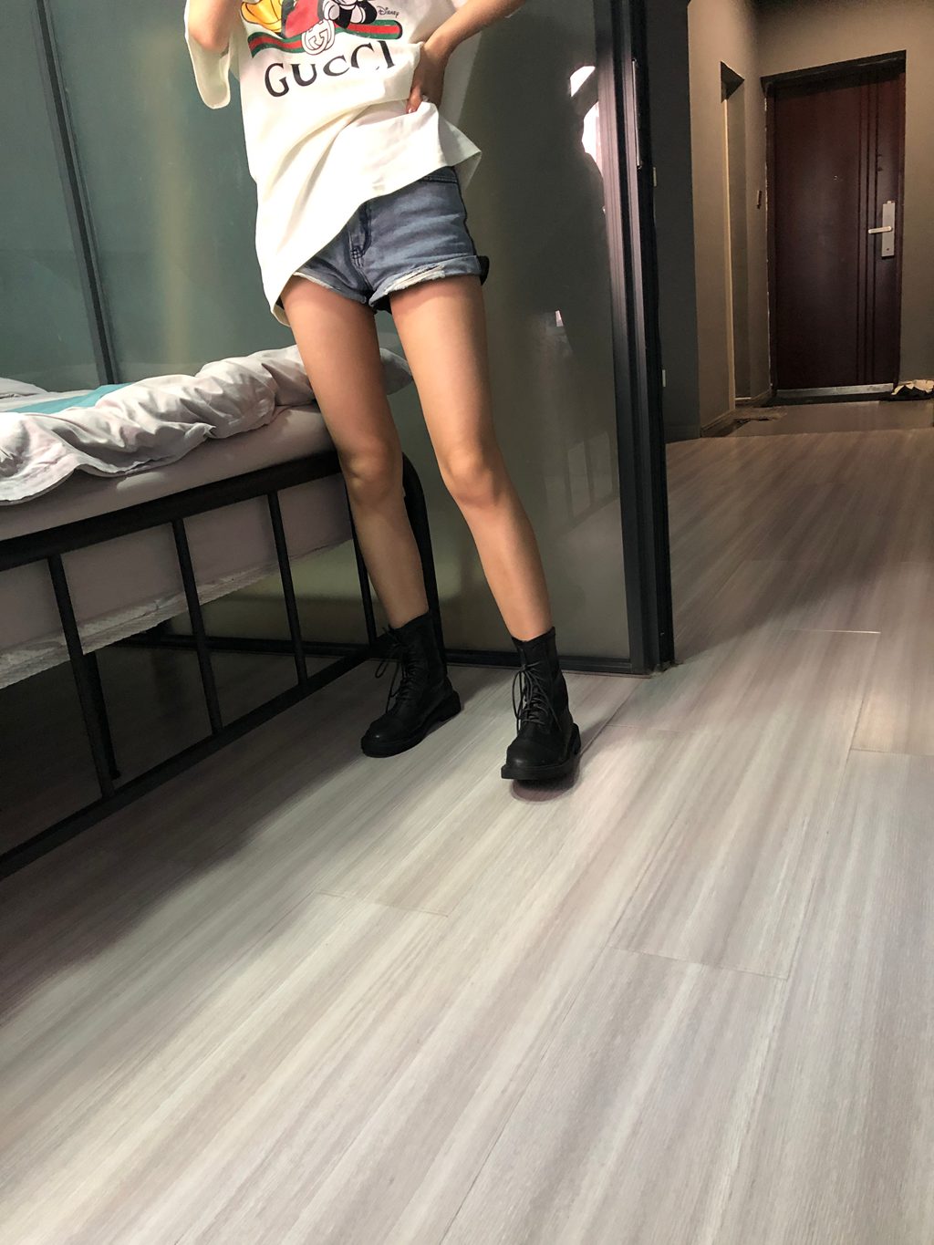 本足摄影-041期 工装靴美足[104P/262MB] 网红写真-第1张