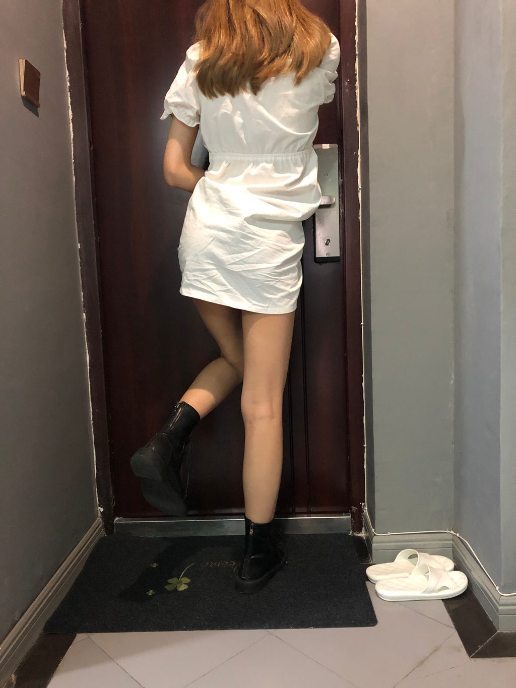 本足摄影-042期 把玩漂流女神嫩脚[52P/218MB] 年费专享-第1张