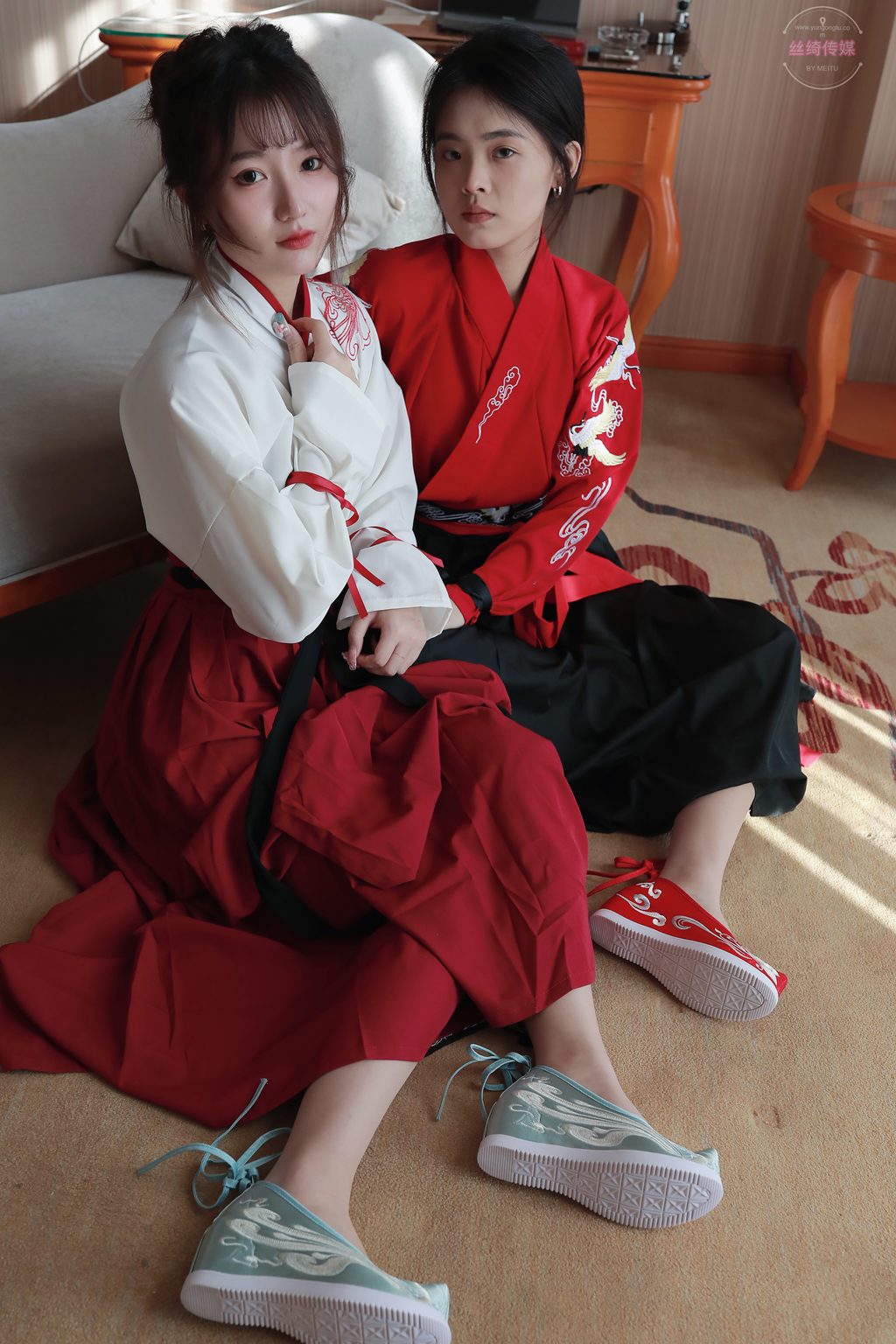 凡夫摄影-HH0022-可菲×晓莲 红色古装汉服丝足 [192P/2V/7.27GB] 凡夫摄影-第1张