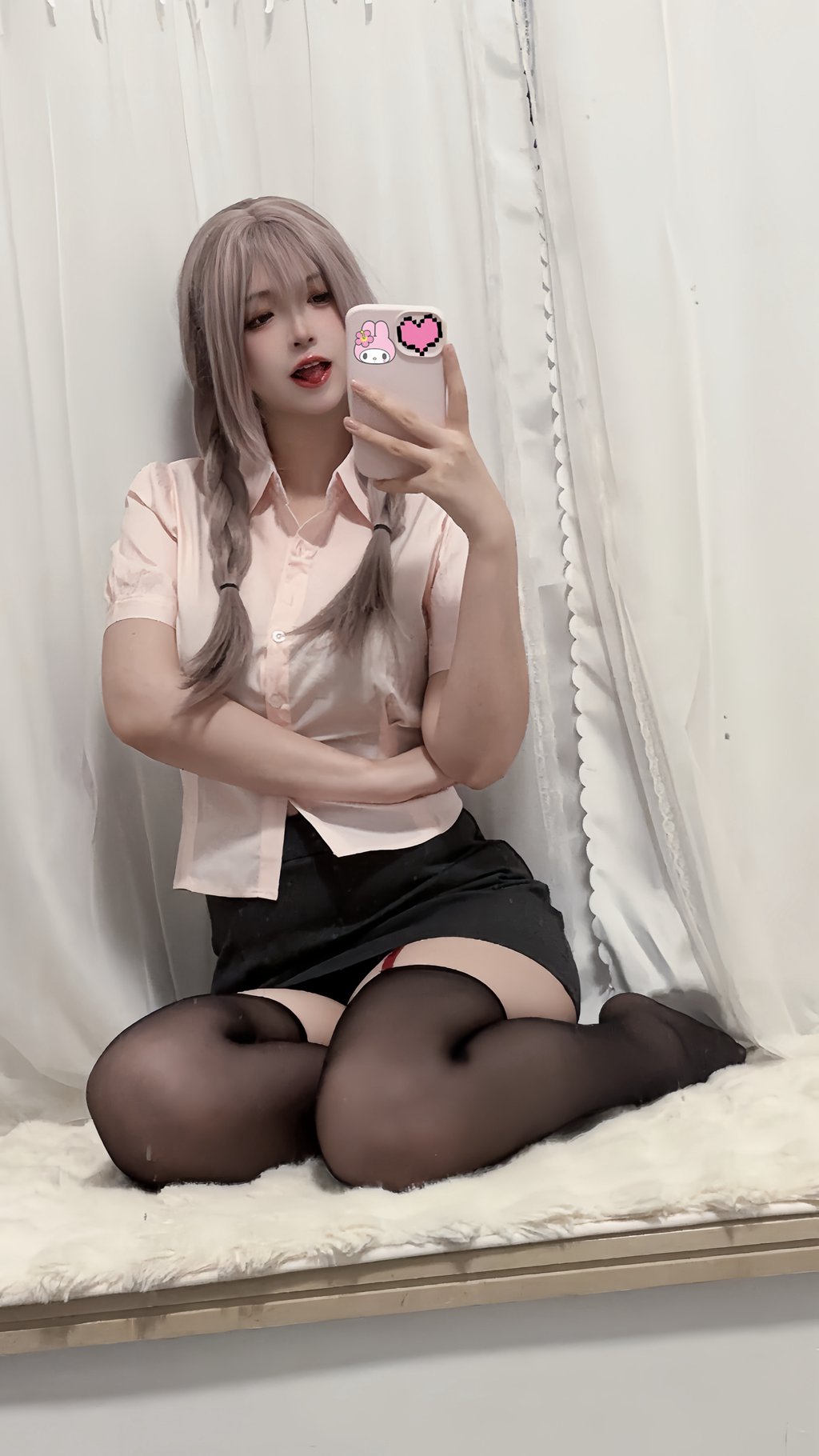 网紅Coser@疯猫ss 紫色麻花辫 [15P/22MB] 网红写真-第4张