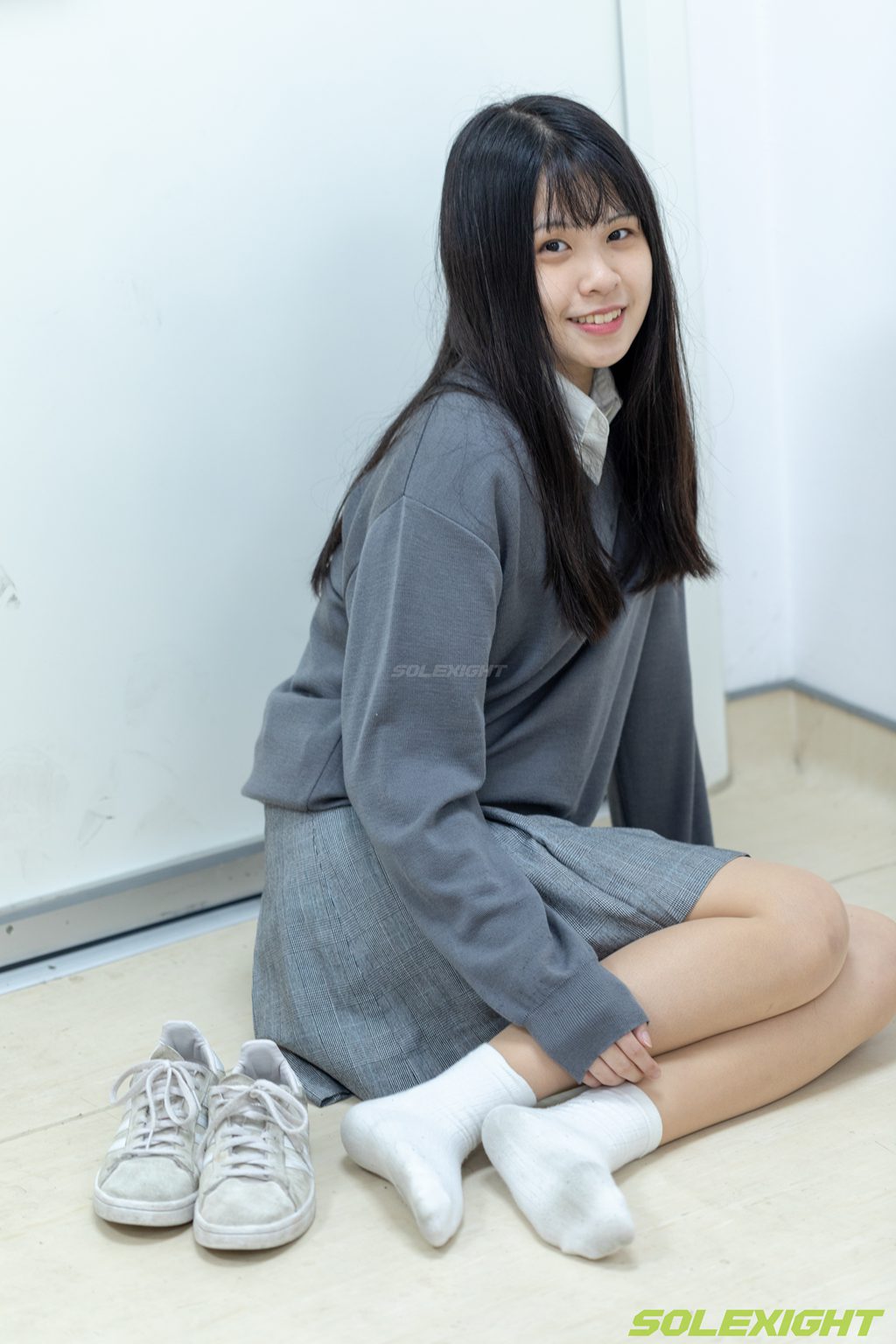 [台湾Solexight] NO.035 Dora 脏臭白袜 丝袜 臭鞋 [90P/2V/2.39GB] 台湾Solexight-第4张