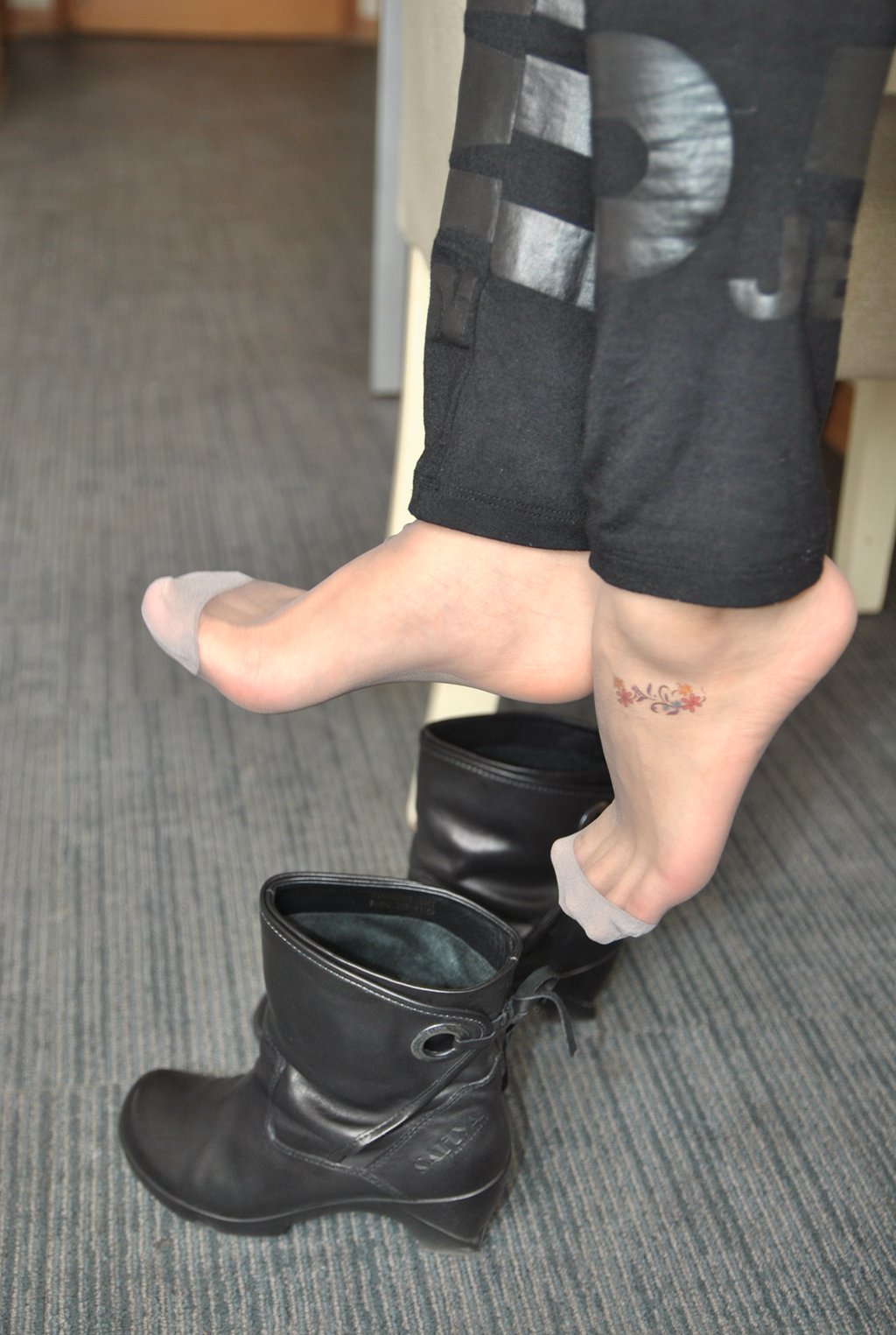 自由摄影 No.495 长靴 水晶灰丝 脱鞋 闷脚 [138P/310MB] 其它写真-第4张