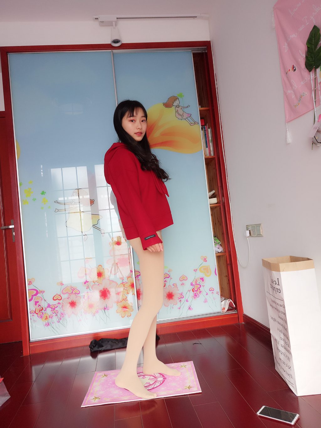 微博人气Coser@蓓蓓-居家厚白丝连裤袜[64P-95M] 网红写真-第3张