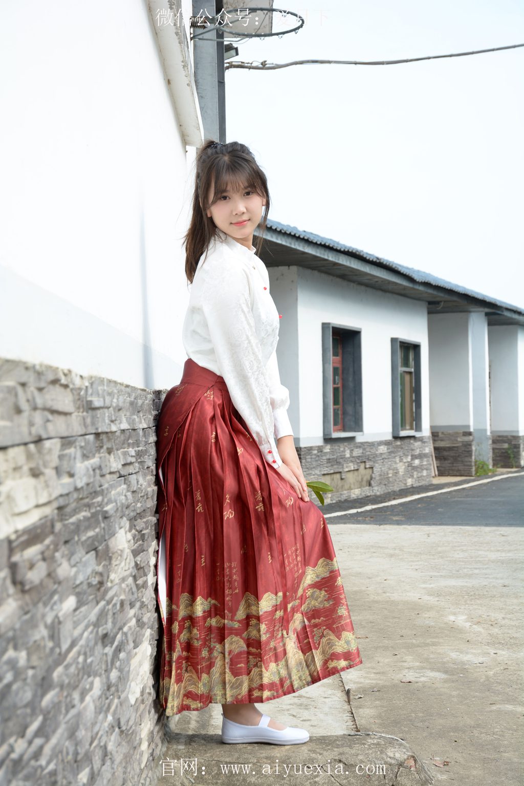 [爱月下] NO.219 圆圆~【小师妹】陪小师妹游玩。（花絮版）[100P/1V/2.81G] 年费专享-第3张