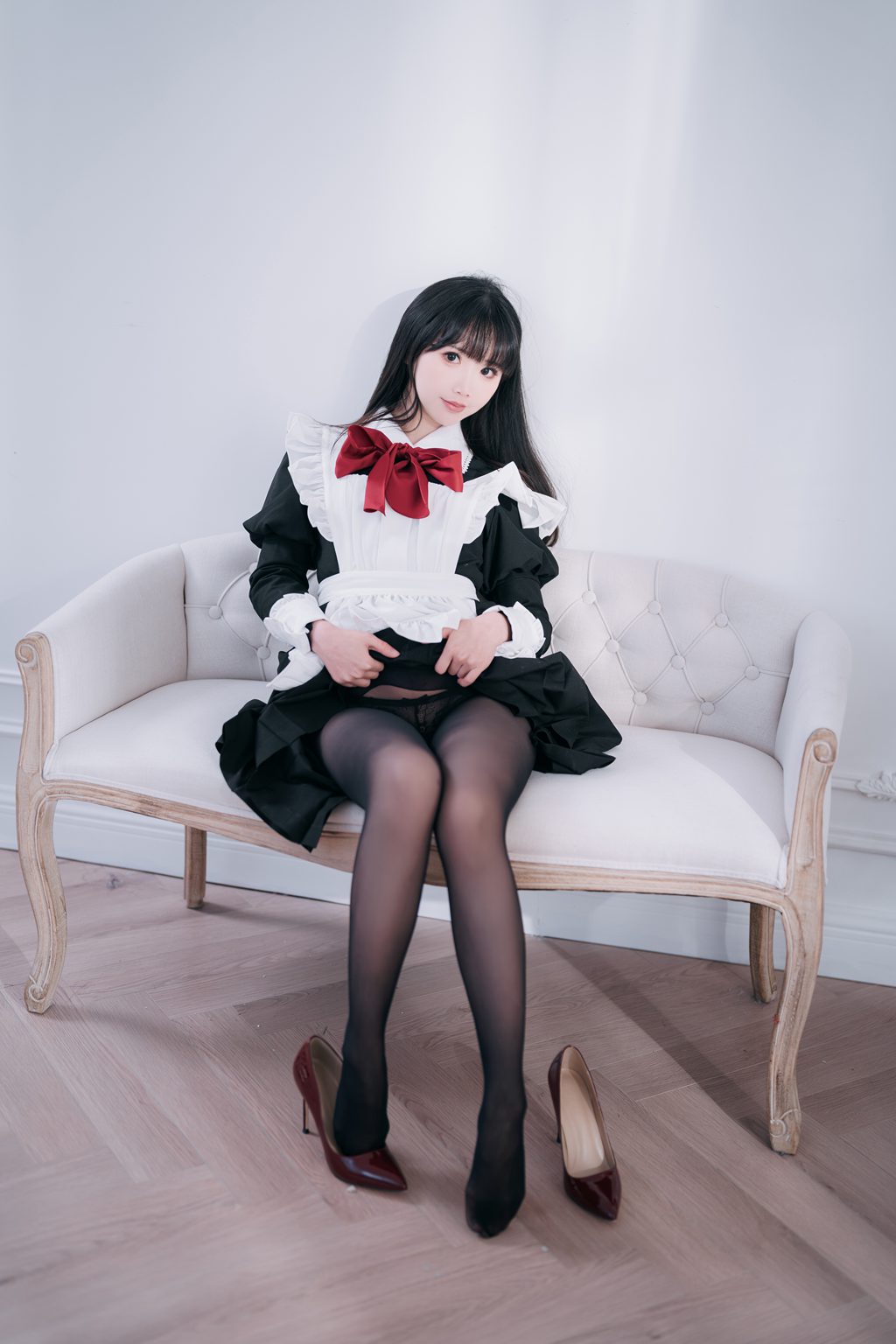 人气动漫Coser@面饼仙儿 红高跟女仆 [30P/248MB] 网红写真-第3张