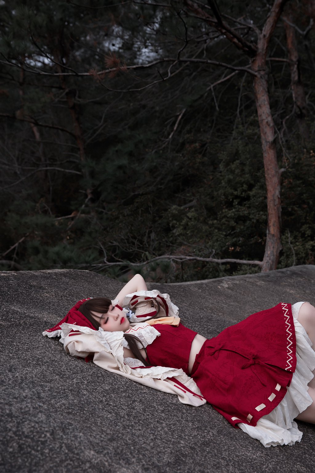 动漫博主@切切celia 灵梦 [20P-227MB] 网红写真-第3张