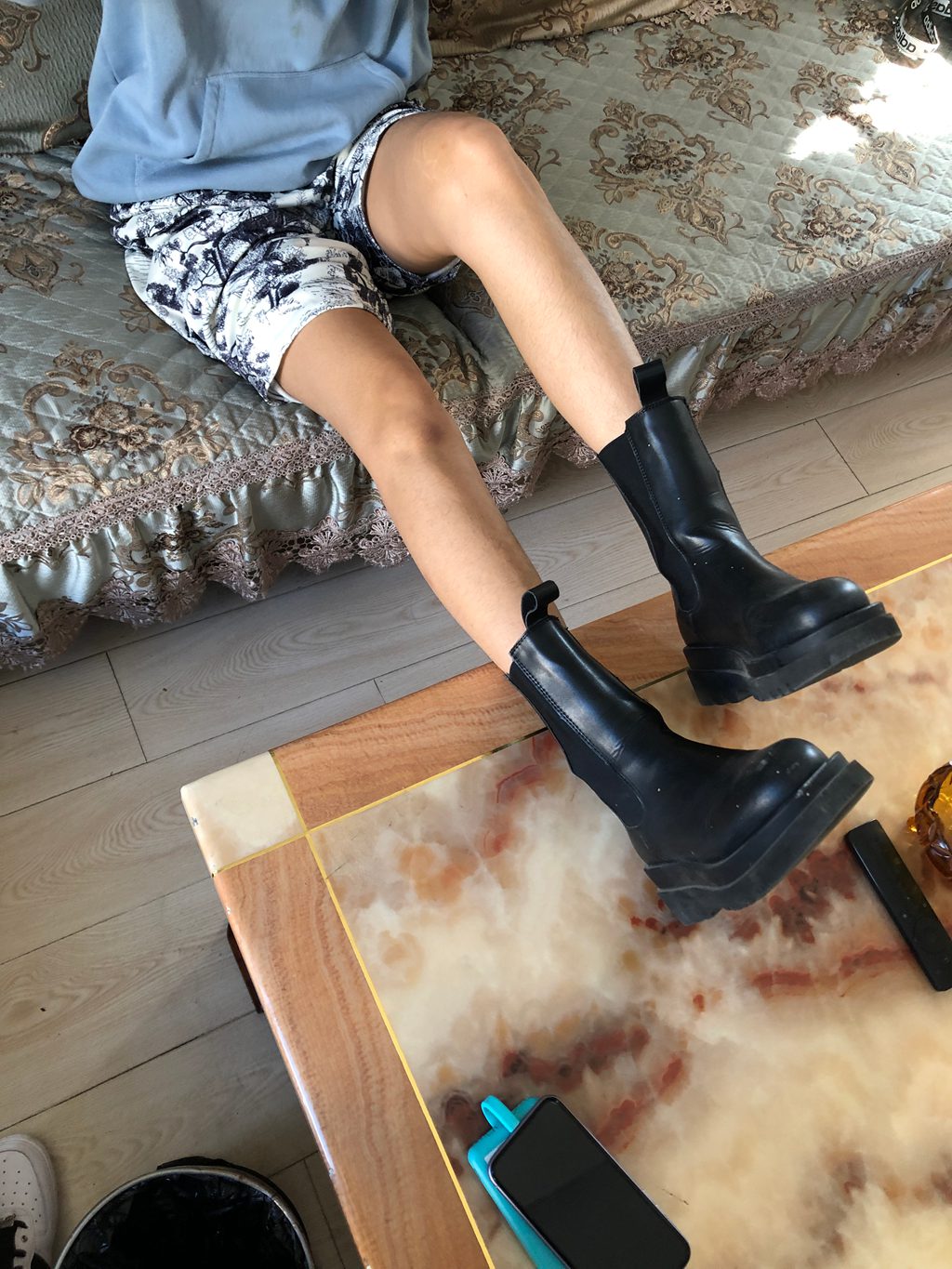 本足摄影-056期 约来体育学院小姐姐品尝40码美足[73P/1V/530MB] 年费专享-第2张