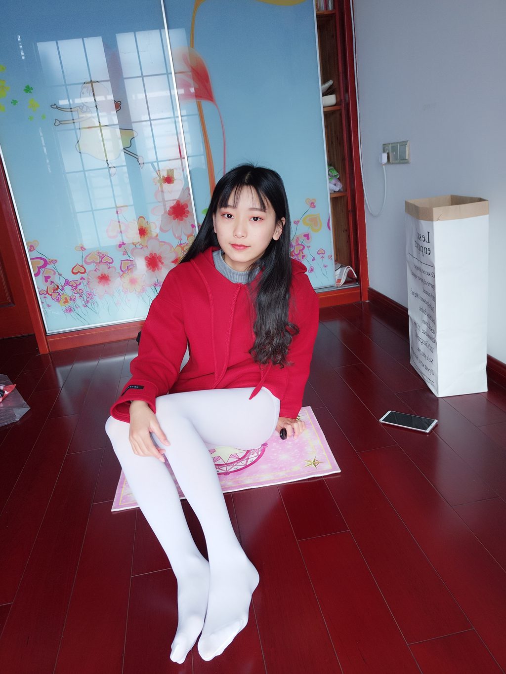 微博人气Coser@蓓蓓-居家厚白丝连裤袜[64P-95M] 网红写真-第2张