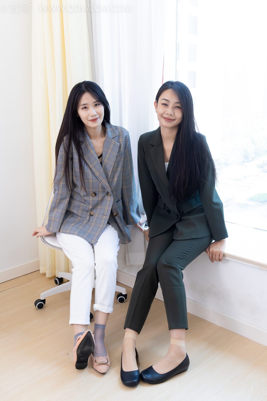 勿恋传媒 NO.2412 菜菜&岚岚-闺蜜时光 [160P/1V/5.22G] 其它写真-第2张